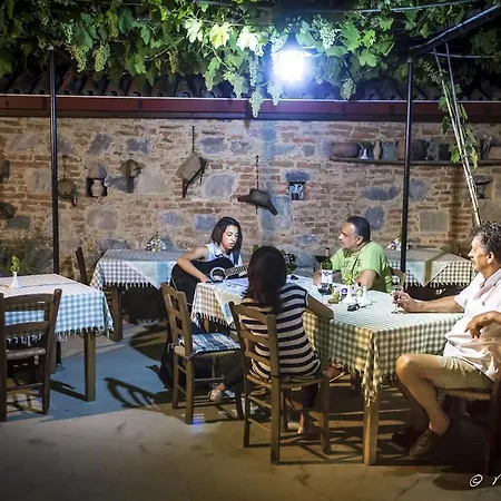 安贝里克斯传统农庄酒店 3* Potamitissa